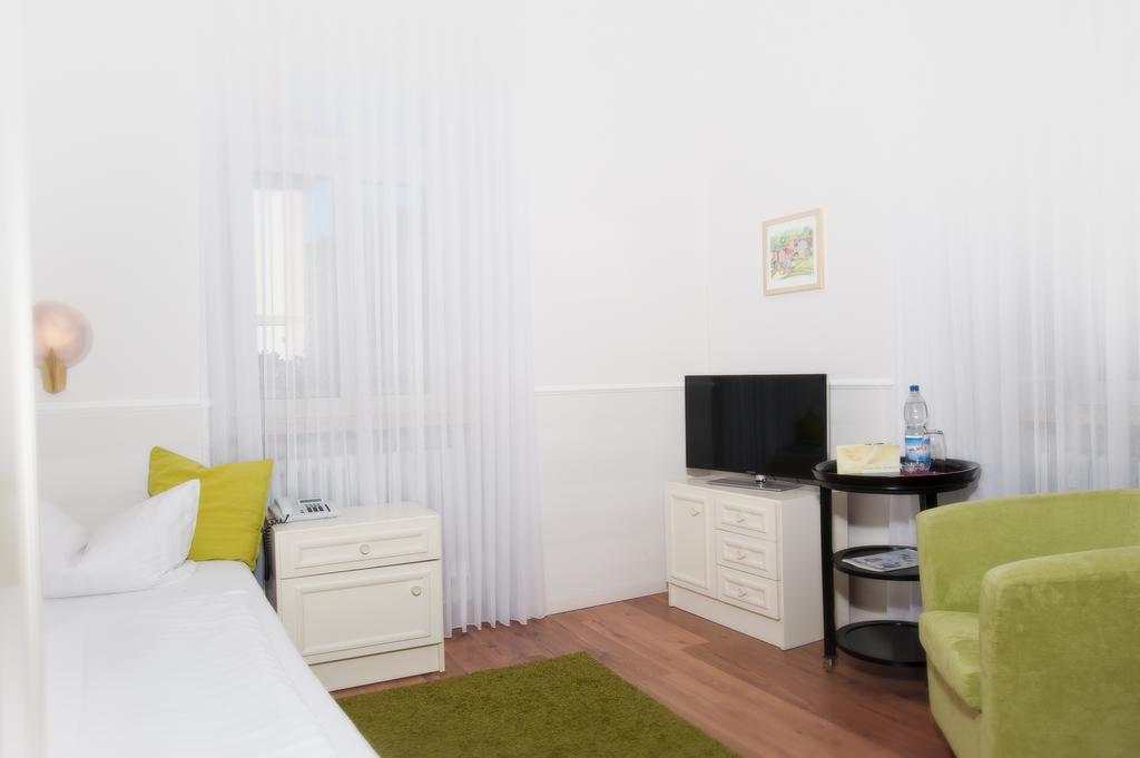Pension Villa Nordland Бад Кисинген Стая снимка